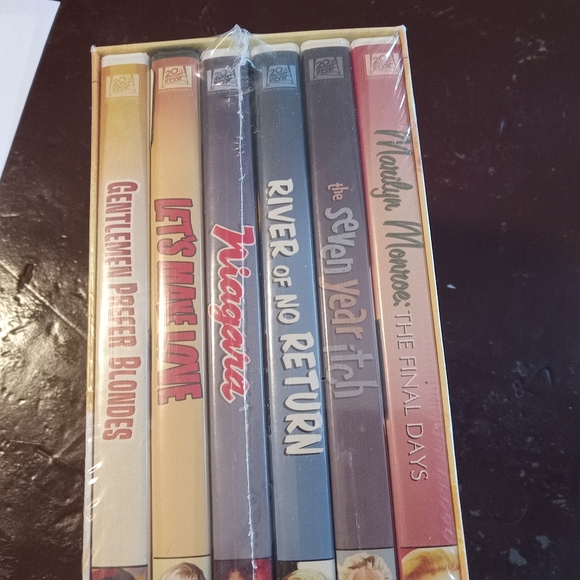 Marilyn Monroe Special Anniversary Collection 6 Movie DVD Set NIB - Picture 5 of 6